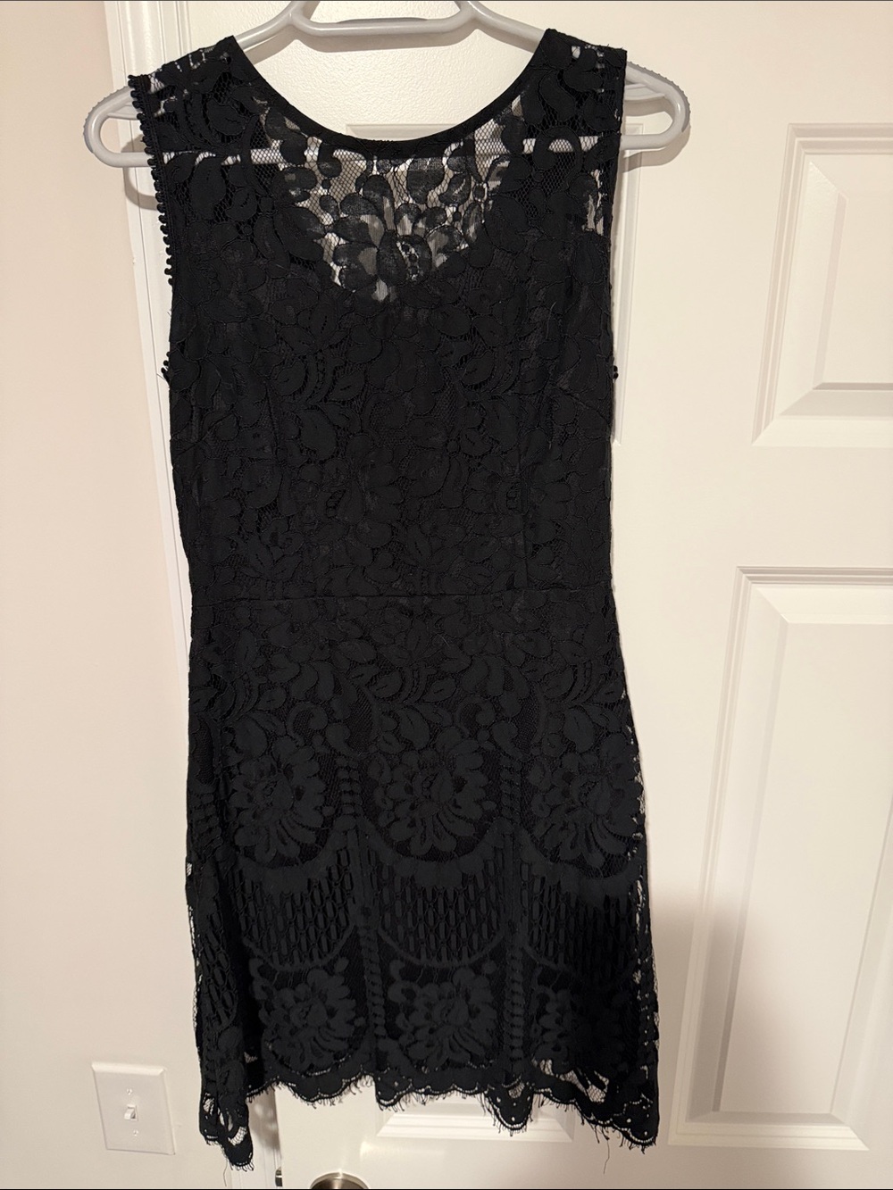 Classic Black Lace Sleeveless Dress - Elegant Women's Dress